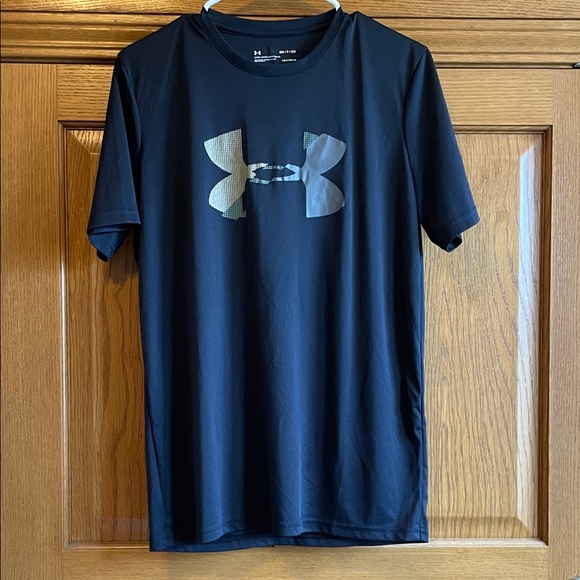 Under Armour Men's Black Tee with Camo Logo - Picture 1 of 2